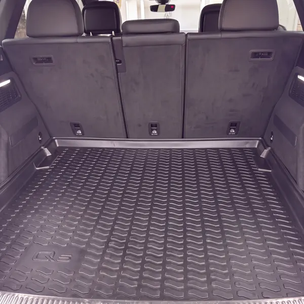 After: Audi Q5 cargo area, covered in dog hair and sand before, clean after